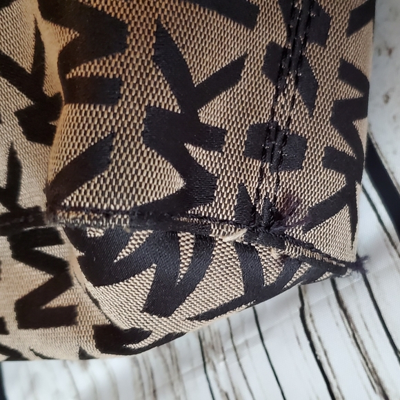 ❌SOLD❌MICHAEL KORS Large Canvas Monogram Tote - Picture 7 of 7